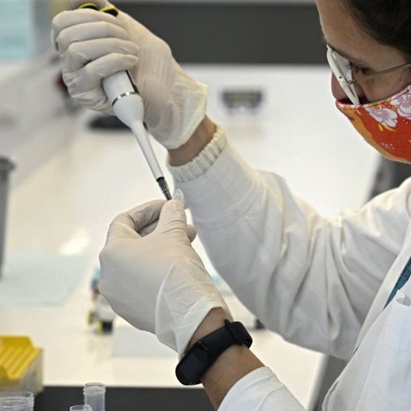 Πολιτική εναντίον επιστήμης για το εμβόλιο της AstraZeneca