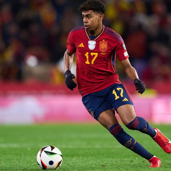 Όταν ο Lionel Messi έκανε μπάνιο τον μόλις 5 μηνών Lamine Yamal