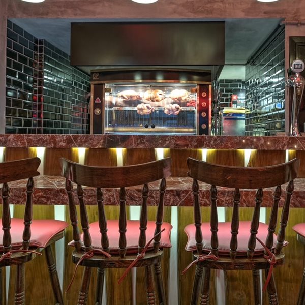 Spit Jack: Όταν η σούβλα γίνεται νόστιμα chic