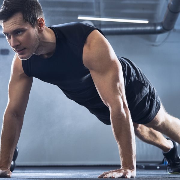 Ο λόγος που πρέπει να κάνεις τουλάχιστον 40 push-ups την ημέρα