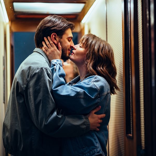 Οι άντρες δεν κάνουν πολλές ερωτήσεις στα πρώτα ραντεβού. Αλλά γιατί;