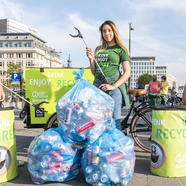 Οι Έλληνες ζητούν περισσότερους κάδους ανακύκλωσης σε δημόσιους χώρους