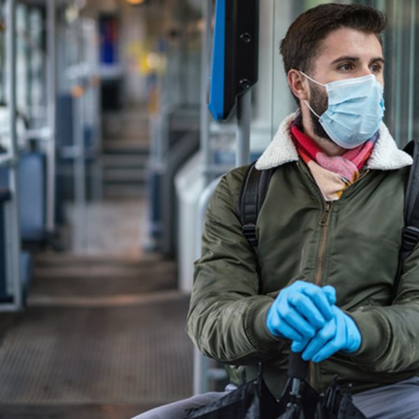 Κορονοϊός: Δεν πέφτουν κάτω από 100 οι θάνατοι