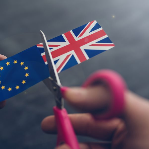 Το σκληρό Brexit θα γίνει σκληρότερο