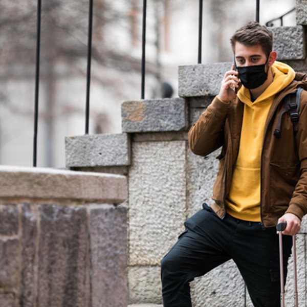 Κορονοϊός: 1.724 νέα κρούσματα και 738 διασωληνωμένοι