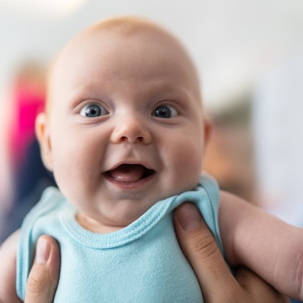 Από πότε αρχίζουμε κι έχουμε αναμνήσεις