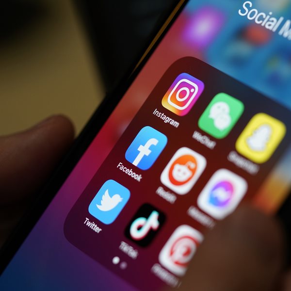 Πώς θα βρεις ποια sites διαρρέουν τα δεδομένα σου σε Facebook και Instagram