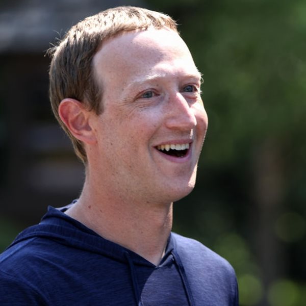 Ο Mark Zuckerberg ωριμάζει