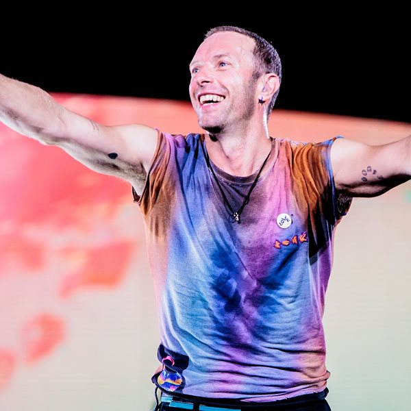 Είδαμε επιτέλους το πολυσυζητημένο βίντεο κλιπ των Coldplay