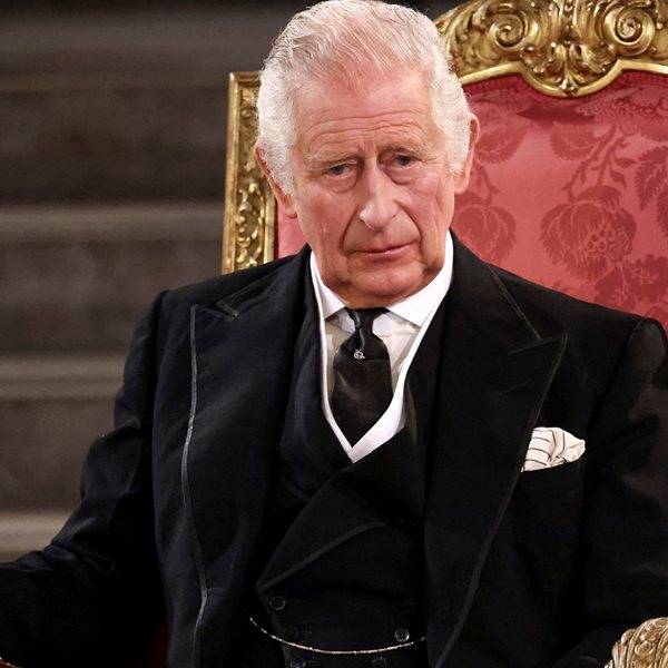 Η επίσημη εμφάνιση του βασιλιά Καρόλου που διαψεύδει κάθε σενάριο