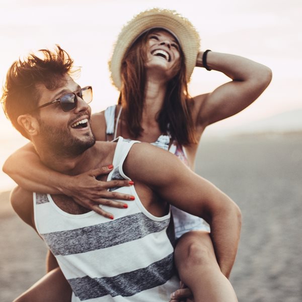 Ποια είναι η πιο ελκυστική ηλικία για τους άνδρες και ποια για τις γυναίκες;