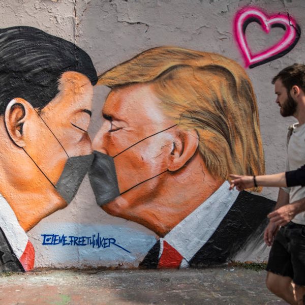 ΗΠΑ και Κίνα σε αγώνα δρόμου για το εμβόλιο κατά του κορονοϊού