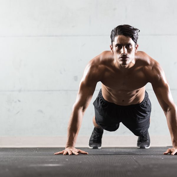 Κάνε γυμναστική έχοντας ως εξοπλισμό μόνο μία καρέκλα