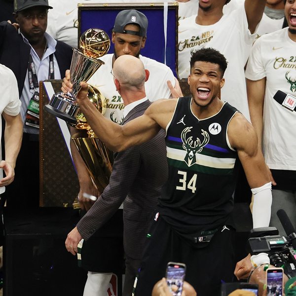 O Γιάννης Αντετοκούνμπο και τα απίθανα ρεκόρ της ζωής του