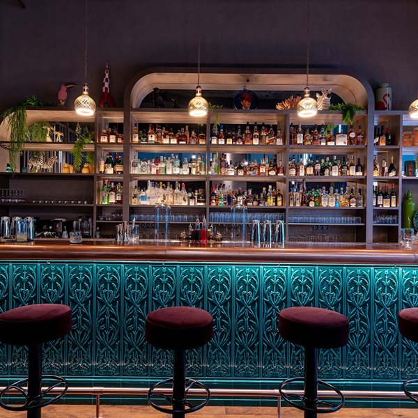 Το Zebra είναι ένα μπαρ που θα συζητηθεί