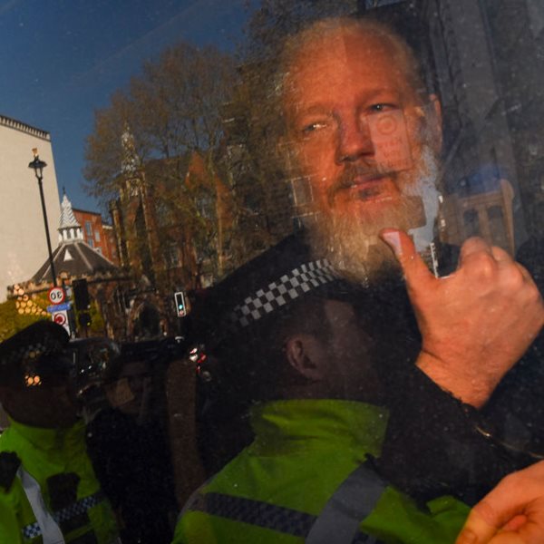 Οι ΗΠΑ κατά του Julian Assange