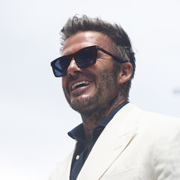 Τι κάνει ο David Beckham όταν κοιμάται η οικογένειά του;