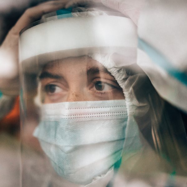 Σχέδιο αντι-Όμικρον για τις γιορτές