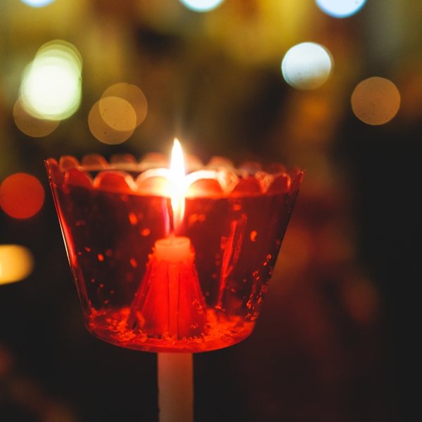 Οι ομορφότερες εκκλησίες για Επιτάφιο και Ανάσταση αν κάνεις Πάσχα στην Αθήνα