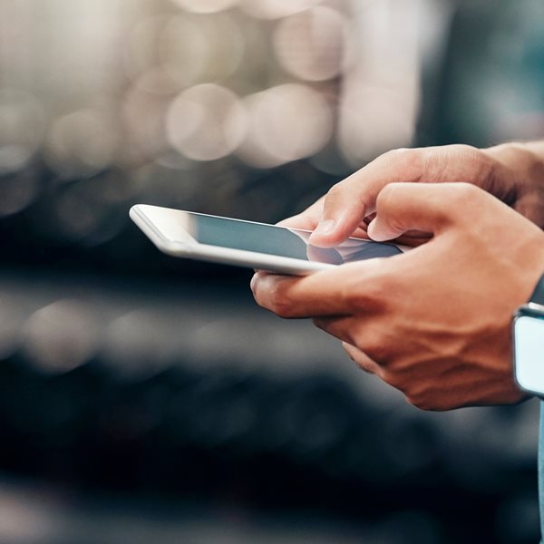 Καμία έκπληξη, 1 στους 4 κάνει stalking στον-ην πρώην στα σόσιαλ μίντια