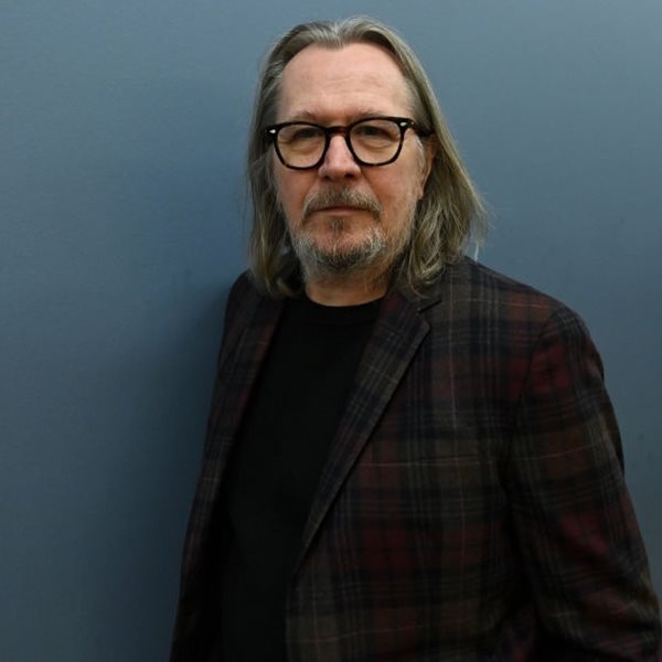 O Gary Oldman λέει ότι ο Harry Potter και ο Batman τον έσωσαν