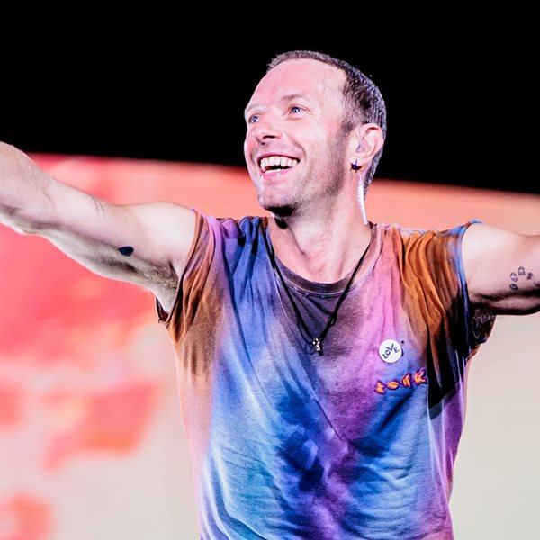 Δε χορταίνουμε να βλέπουμε αποσπάσματα από το βίντεο κλιπ των Coldplay στο Ηρώδειο