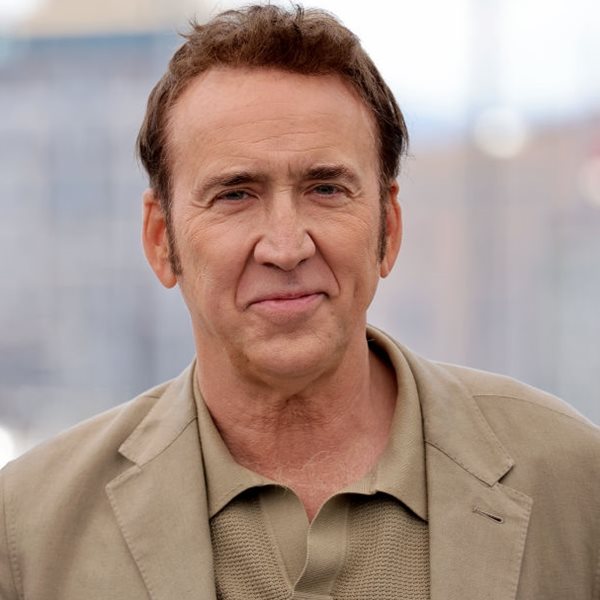 Ο Nicolas Cage είναι στην Ελλάδα και έτρωγε ντολμαδάκια στον Πειραιά-τι πιο σύνηθες