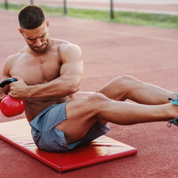 Η 15λεπτη προπόνηση με kettlebell που θα αλλάξει το κορμί σου