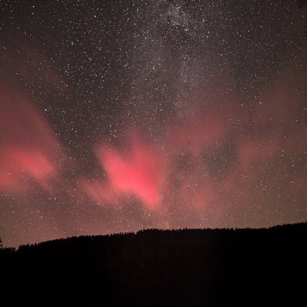 Το 'Βόρειο Σέλας' έγινε ορατό σε περιοχές της Βόρειας Ελλάδας