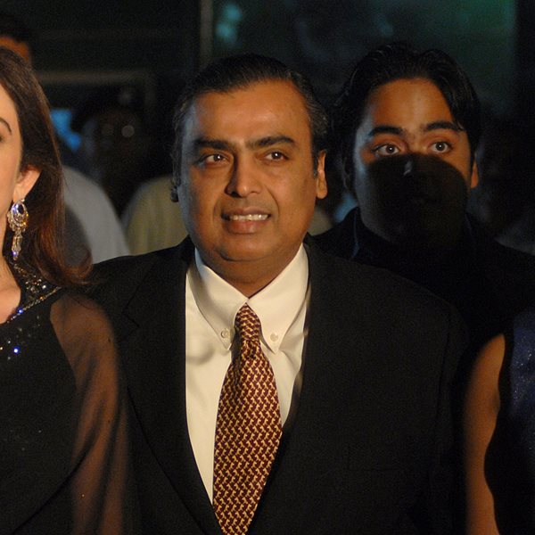 Mukesh Ambani, ο Ινδός μεγιστάνας που συγκέντρωσε την ελίτ των πλουσίων για τον γάμο του γιου του