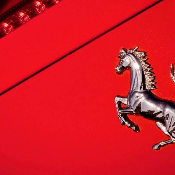 Από τη Ferrari στον οίκο Louboutin η οικογένεια Agnelli