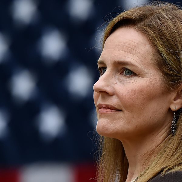 Το σκοτεινό κεφάλαιο στη ζωή της δικαστού Amy Coney Barrett