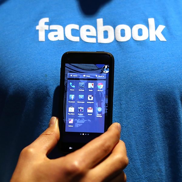 Γιατί η κυβέρνηση των ΗΠΑ τα βάζει με το Facebook