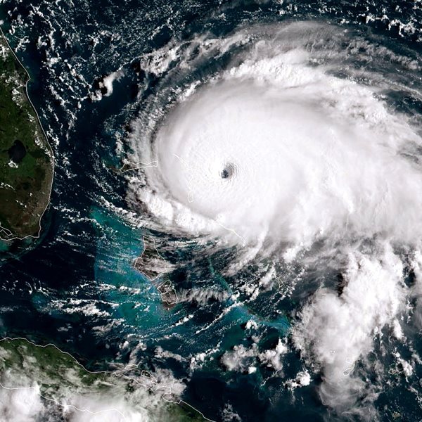 Το φονικό πέρασμα του κυκλώνα Ντόριαν