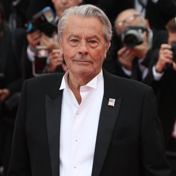 Ένας πόλεμος συμβαίνει ανάμεσα στον Alain Delon και τα παιδιά του