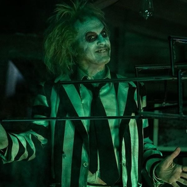 Winona Ryder και Jenna Ortega φέρνουν τα πάνω κάτω στο sequel του 'Σκαθαροζούμη'