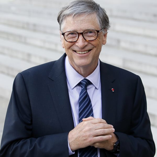 O Bill Gates λέει ότι στο μέλλον θα δουλεύουμε 3 μέρες, εμείς χειροκροτάμε