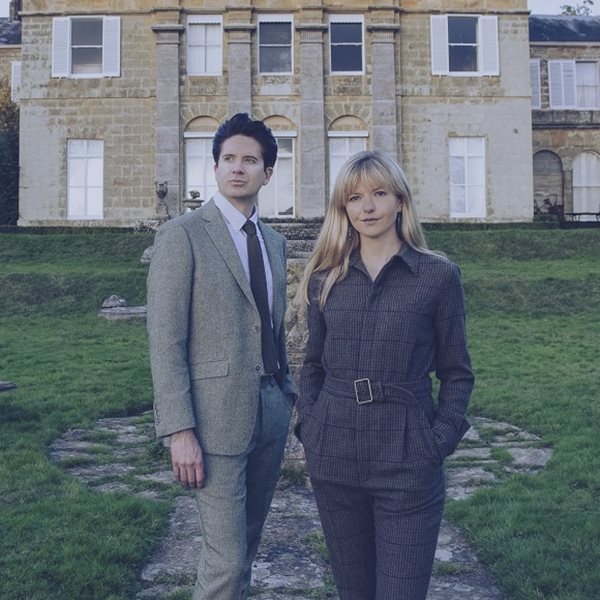 To βίντεο κλιπ του The Dream των Still Corners θυμίζει noir ταινία μικρού μήκους