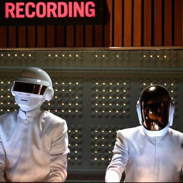 Oι Daft Punk χωρίς κράνη