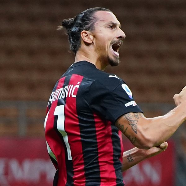 Ο Zlatan Ibrahimovic χρόνια δεν κοιτά