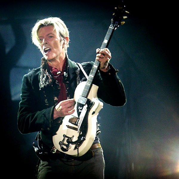 O David Bowie έγινε δρόμος στο Παρίσι