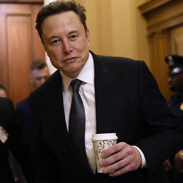 Ο Elon Musk ψάχνει προσωπικό με μισθό 22.000 ευρώ τον μήνα