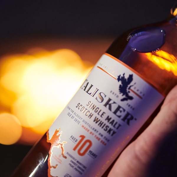 Το τέλειο χριστουγεννιάτικο δώρο: Ένα σκωτσέζικο single malt ουίσκι με θαλασσινό, πιπεράτο χαρακτήρα