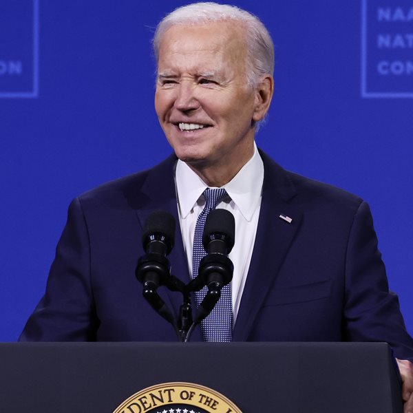 O Joe Βiden δίνει τη 'σκυτάλη στους νέους για να σωθεί η δημοκρατία'