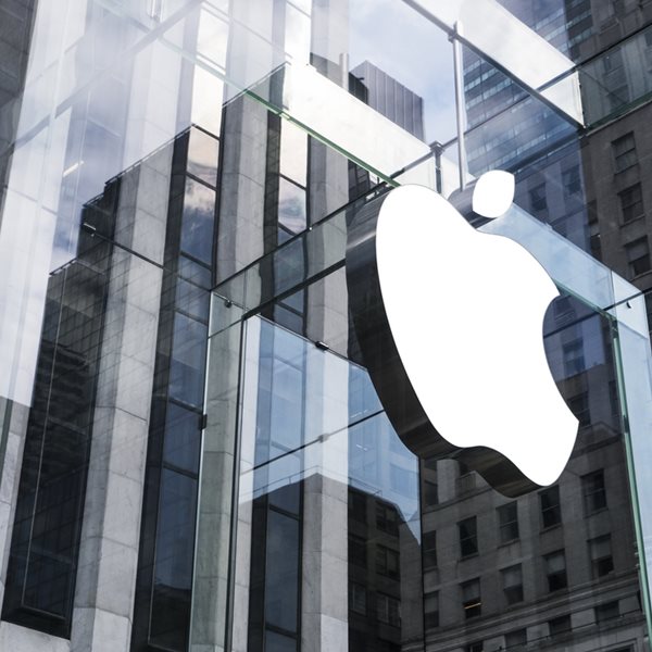 Η Apple παρουσιάζει τα πιο ισχυρά laptops στην ιστορία της