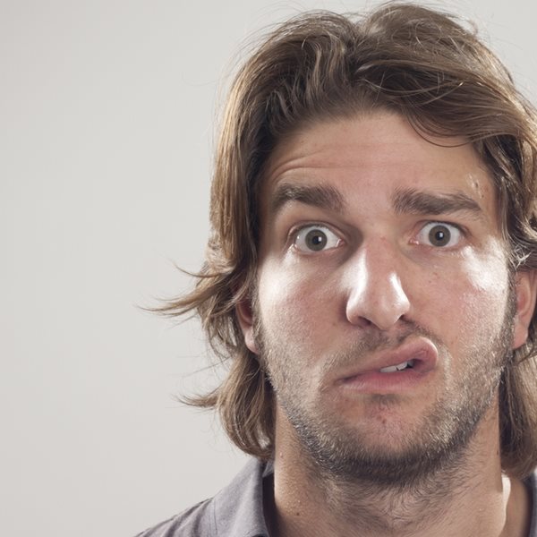 5 σημάδια των ανθρώπων με χαμηλό δείκτη νοημοσύνης, σύμφωνα με την AI