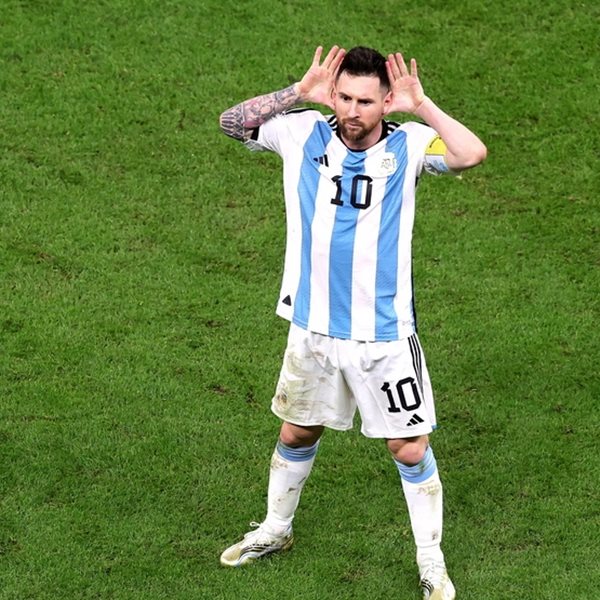 O Messi περίμενε 20 χρόνια για να δείξει τα αυτιά του