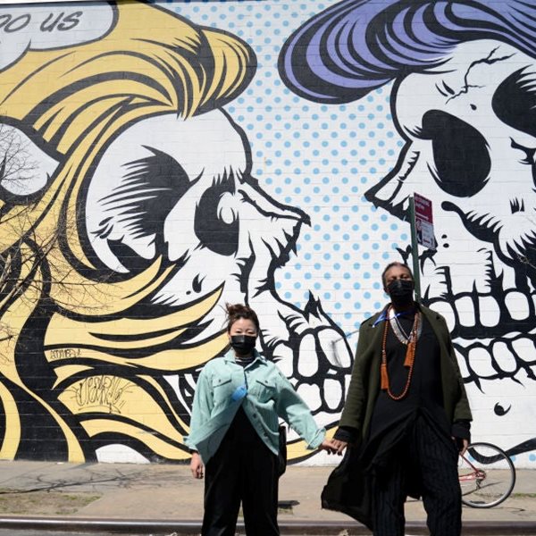 Πότε και πώς θα τελειώνουμε οριστικά με τον κορονοϊό