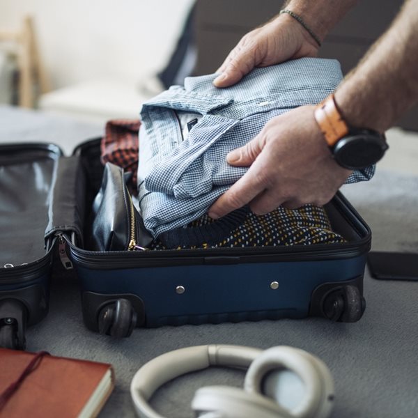 Πώς να μην τσαλακώνονται τα ρούχα σου στη βαλίτσα