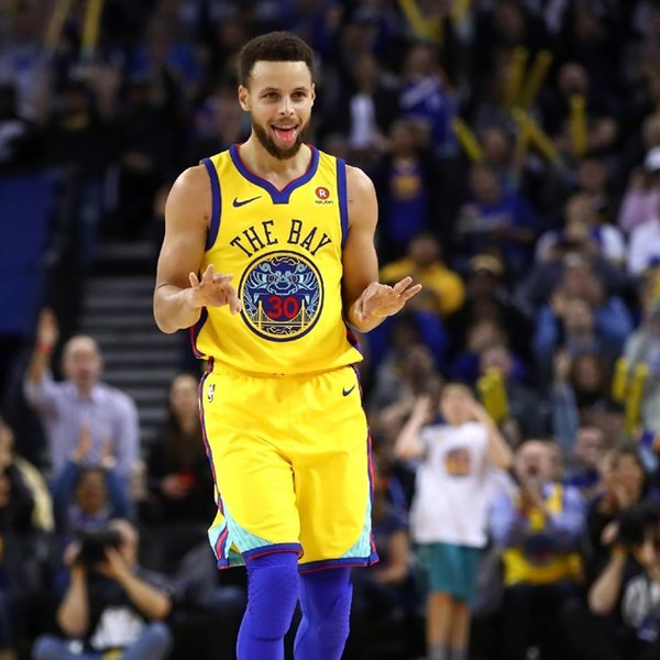 Ο Steph Curry επιστρέφει